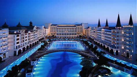 Top 10 Most Luxurious Hotels in the World