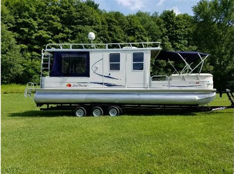 Sun Tracker Houseboat for Sale