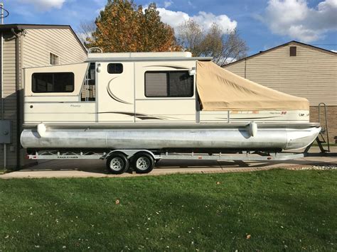 2006 Sun Tracker Party Cruiser 32 for Sale