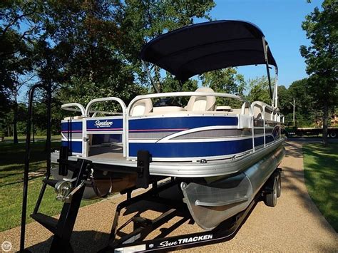 Sun Tracker Pontoon Boat for Sale Texas