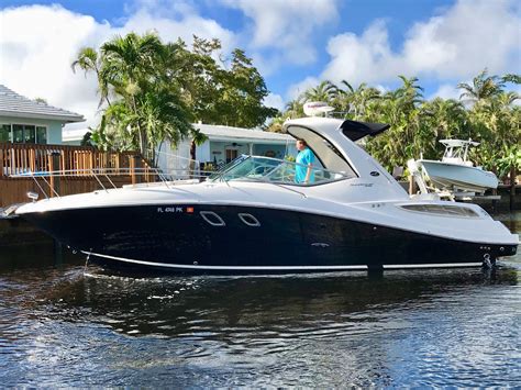 The Advantages of Owning a Sea Ray 330 Sundancer