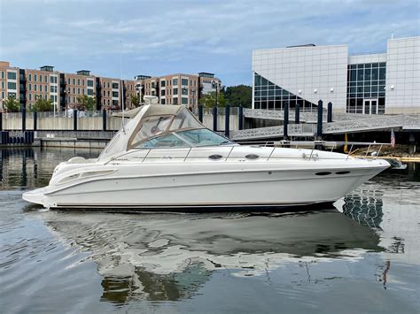 Vintage Vessel: A Closer Look at the 2000 Sea Ray 340 Sundancer for Sale