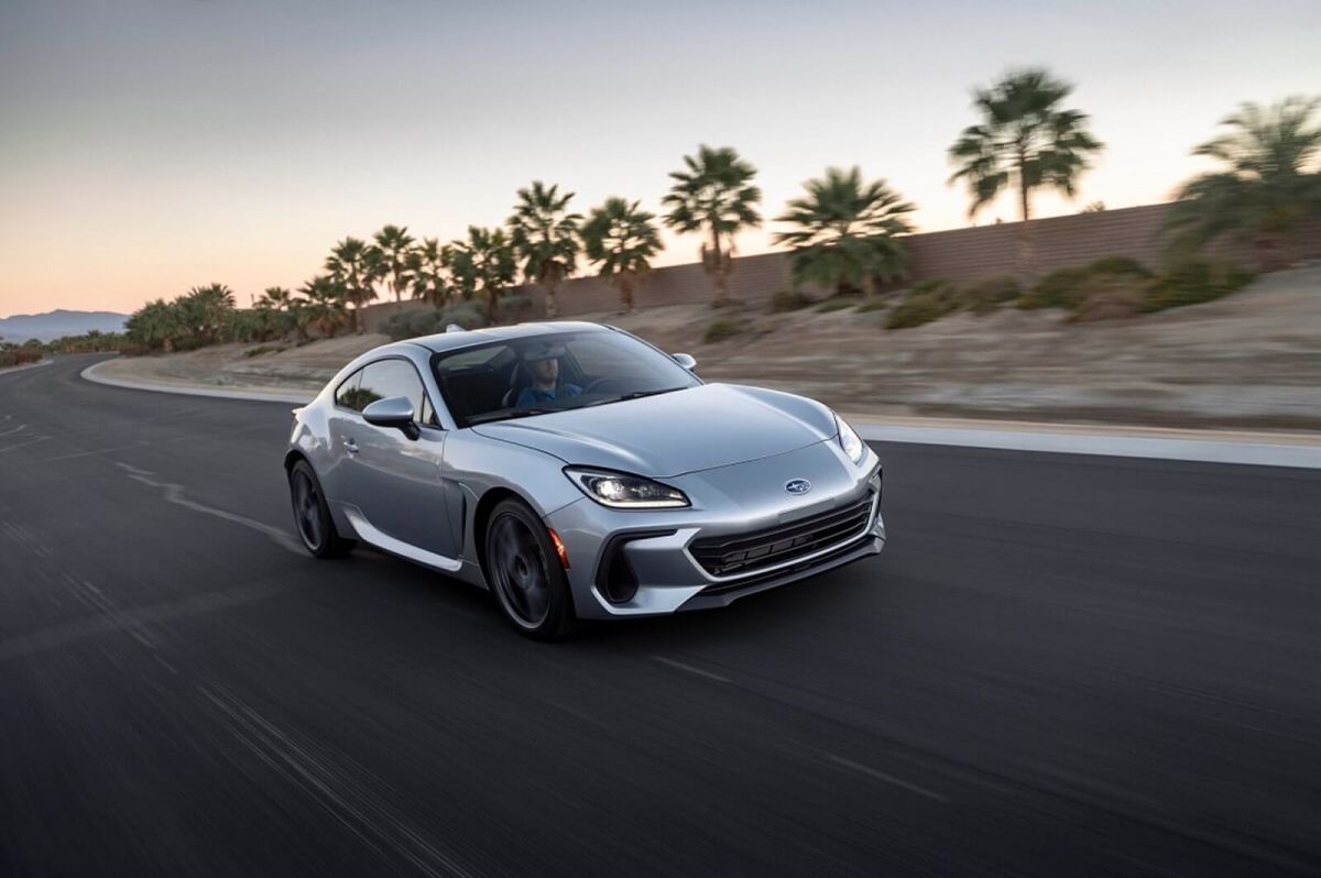 Choosing a Sports Car for 2024? Choose Correctly With 4 Tips