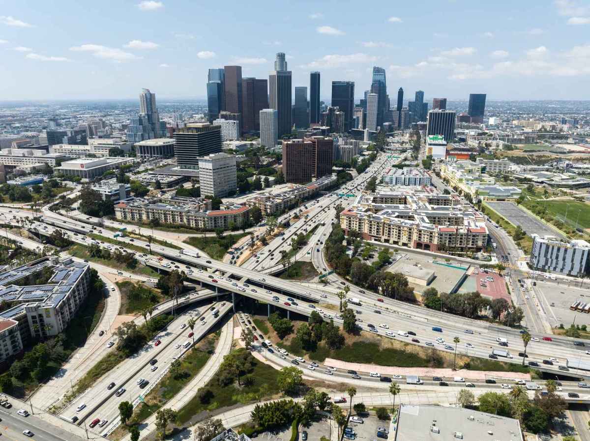 LA Has an ‘Elegant’ but Panic-Inducing Freeway Feature That Was The First of Its Kind