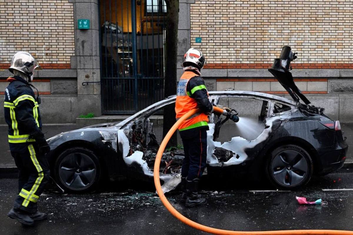 Why Are Electric Car Fires So Difficult To Extinguish?