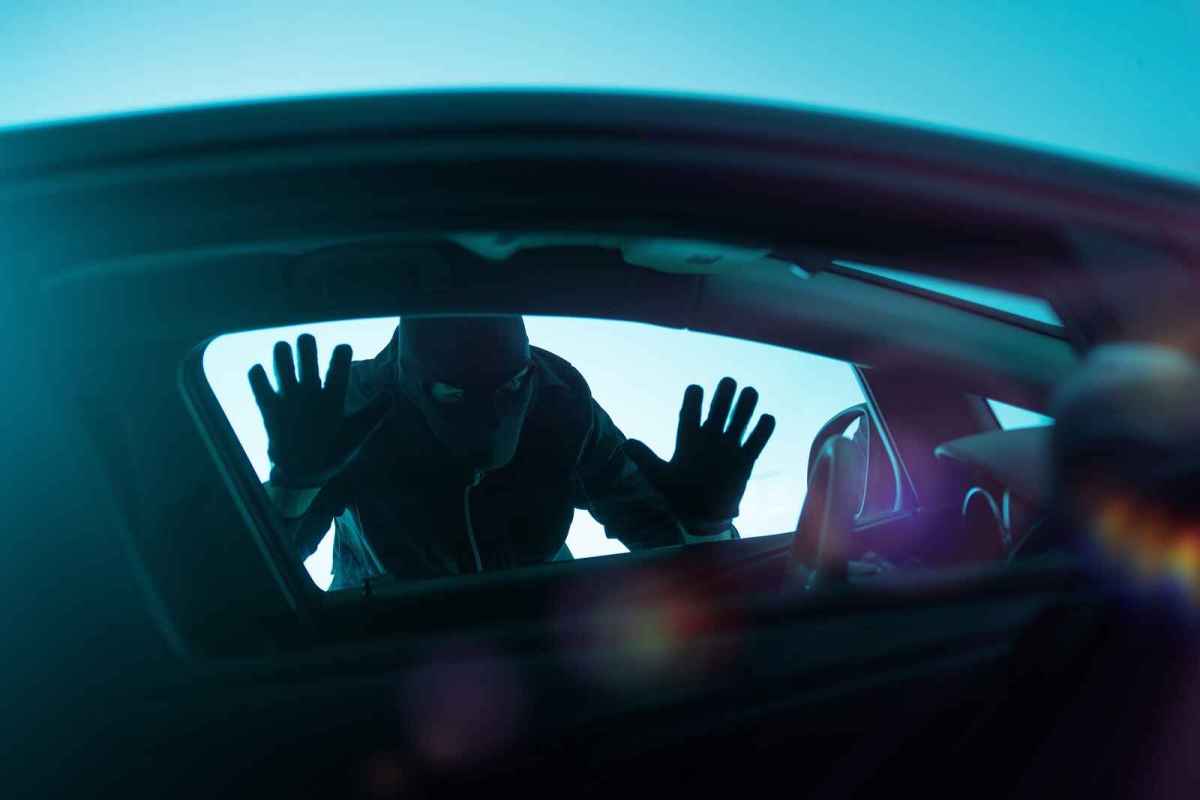 Top 5 Things Thieves Look for Before Stealing a Car